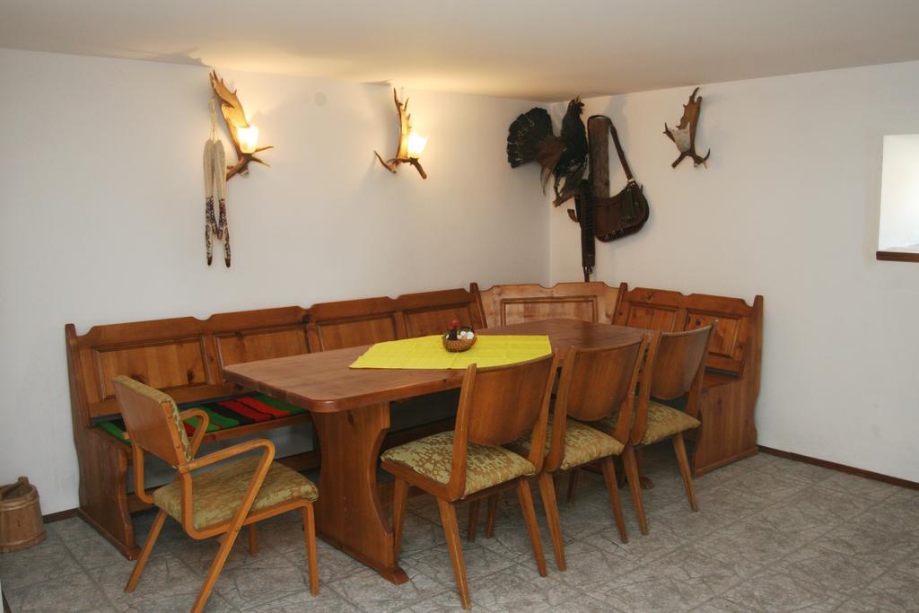 Regina'S Guesthouse Baltsjik Buitenkant foto
